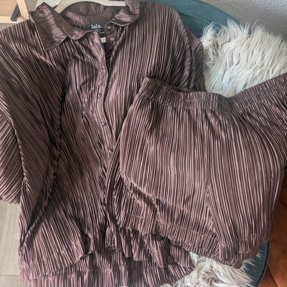 Dressed in LALA Mocha Plisse Short set - Picture 6 of 7